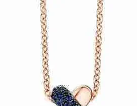 gold kisses necklace